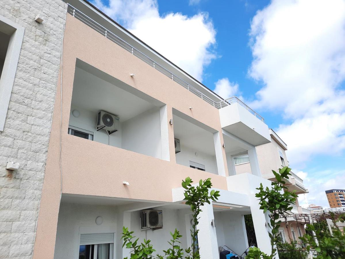 Studio Apartments Jupo Ulcinj Extérieur photo