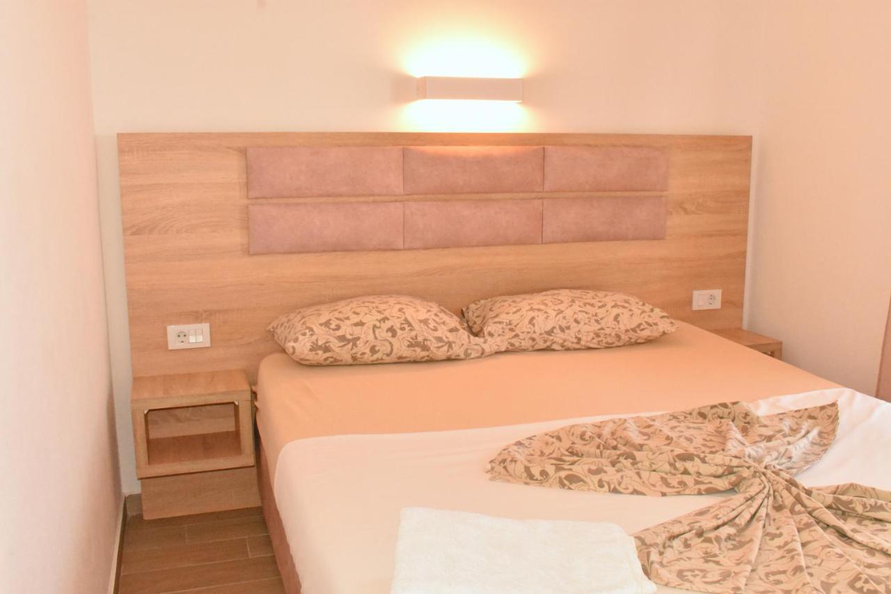 Studio Apartments Jupo Ulcinj Extérieur photo