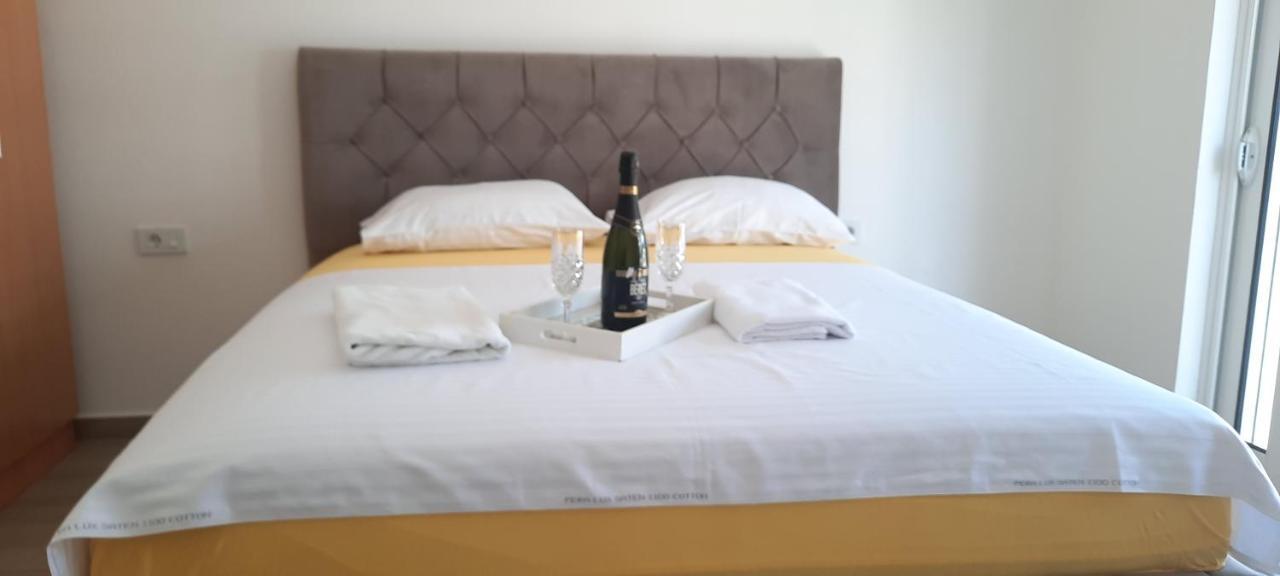 Studio Apartments Jupo Ulcinj Extérieur photo