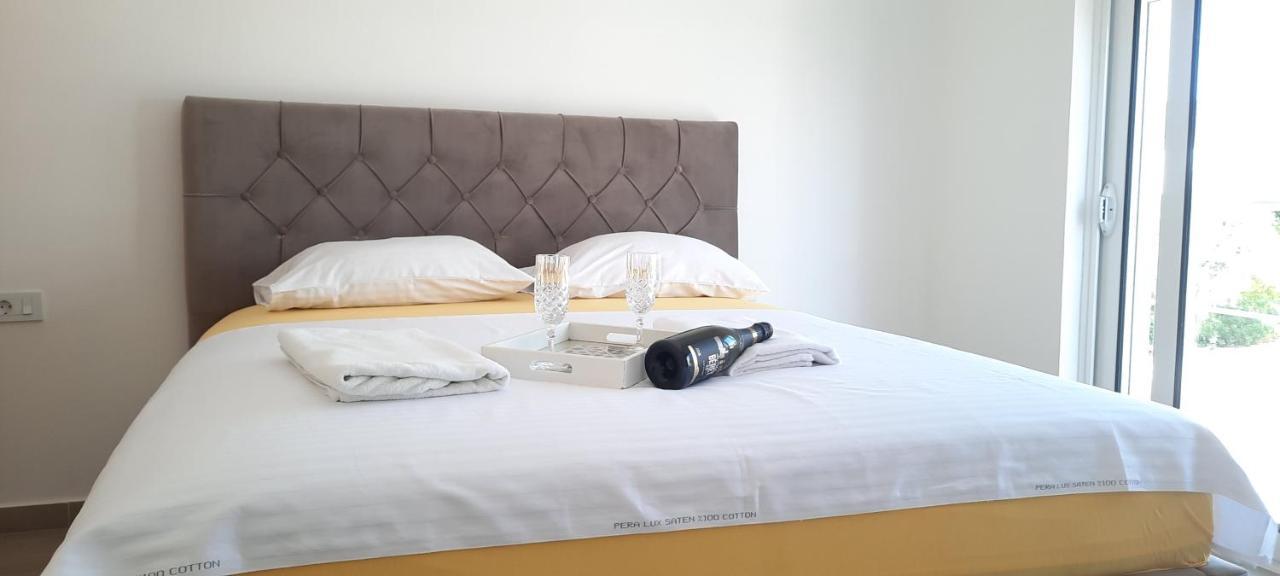 Studio Apartments Jupo Ulcinj Extérieur photo