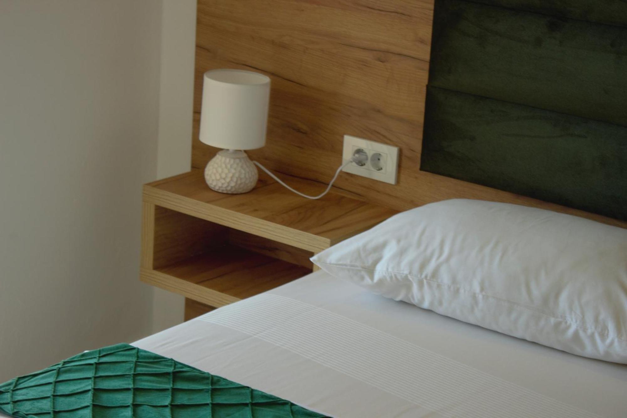 Studio Apartments Jupo Ulcinj Extérieur photo